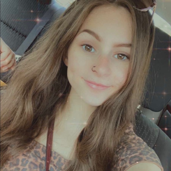 The face behind _clethrifts 💖💖 - Picture 2 of 5